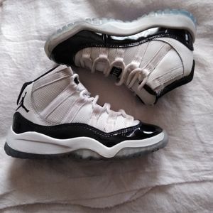 Jordan 11s size 11c
